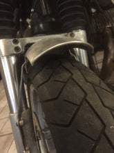 Load image into Gallery viewer, Front Fender Support BMW Telelever R1100S R1150 Rockster
